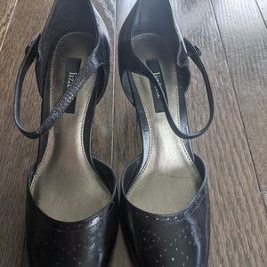 Women's black heeled shoes size 8.5, never worn